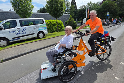Elektrische Fahrradrikscha auf der Straße im Einsatz